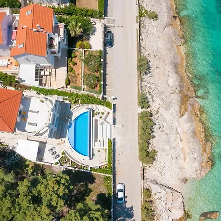 Luxury Infinity With Heated Pool On Brac Sutivan