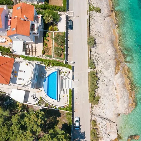 Luxury Infinity With Heated Pool On Brac Sutivan
