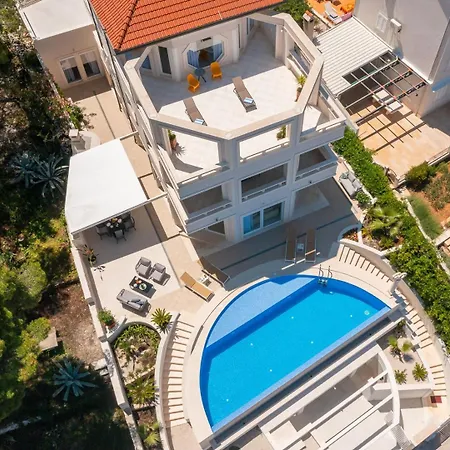 Villa Luxury Infinity With Heated Pool On Brac Sutivan