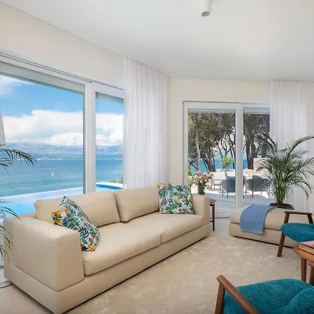 Villa Luxury Infinity With Heated Pool On Brac Sutivan