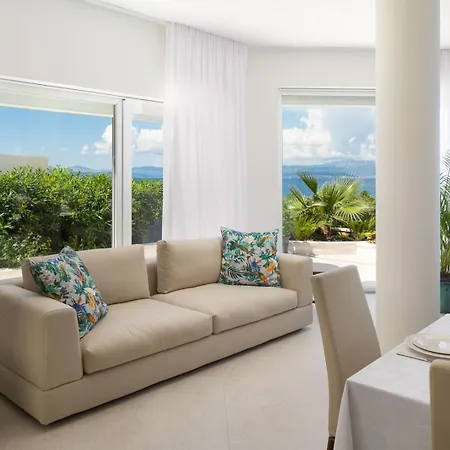 Luxury Infinity With Heated Pool On Brac