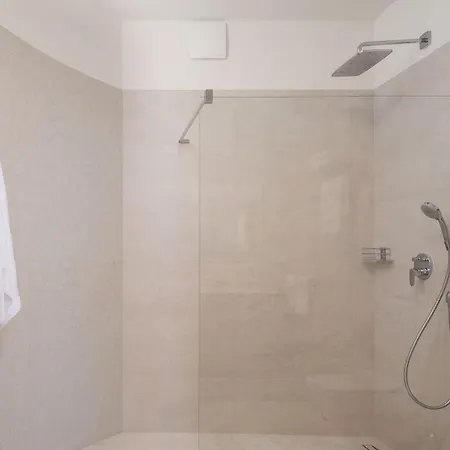 Vila Luxury Infinity With Heated Pool On Brac *