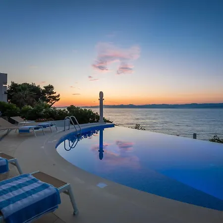Luxury Infinity With Heated Pool On Brac Vila Sutivan