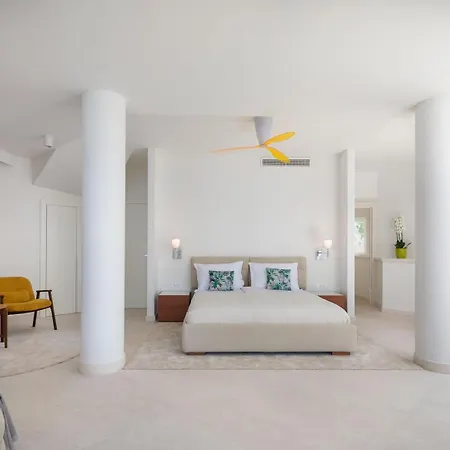 Luxury Infinity With Heated Pool On Brac