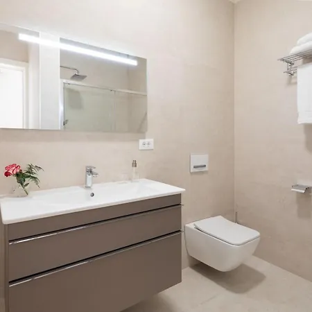 Vila Luxury Infinity With Heated Pool On Brac