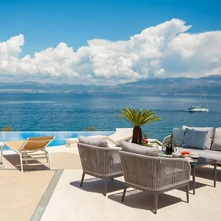 Luxury Infinity With Heated Pool On Brac *